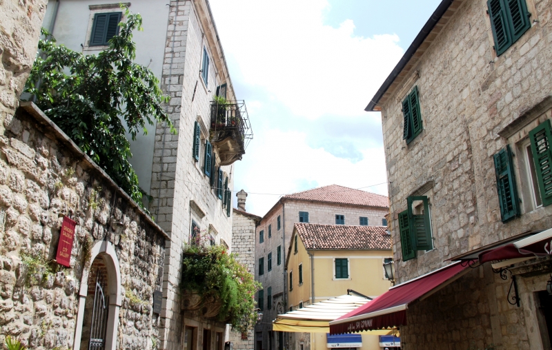 Montenegro (106)